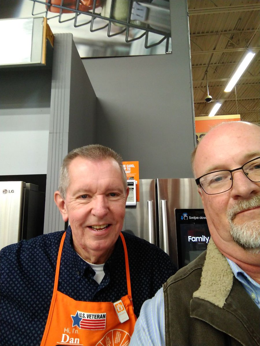 #InHomeDesigner John working with the team in 1116 on the #CoastWithDaMost to make lead generation easy for them with just three questions #EasyAs123 #SetDaLead and John will bring you the 💰<a href="/JMHagner/">Jarad Hagner</a> <a href="/DanMallonhd/">Dan Mallon</a> <a href="/JimSimmonsHD/">Jim Simmons</a> <a href="/gloria_terri/">Terri Gloria</a>