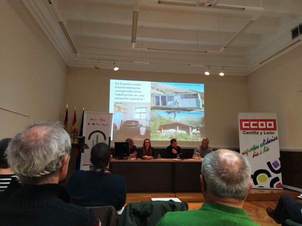 redqueserias's tweet image. El viernes asistió Beatriz de Lera, quesera y directiva de #QueRed, a una jornada de innovación rural junto con proyectos muy interesantes como el de la Escuela de Pastores de Aránzazu, el de la De Yerba, La Carne de Pasto  o el Euskal Herriko Laborantza Ganbara, entre otros.