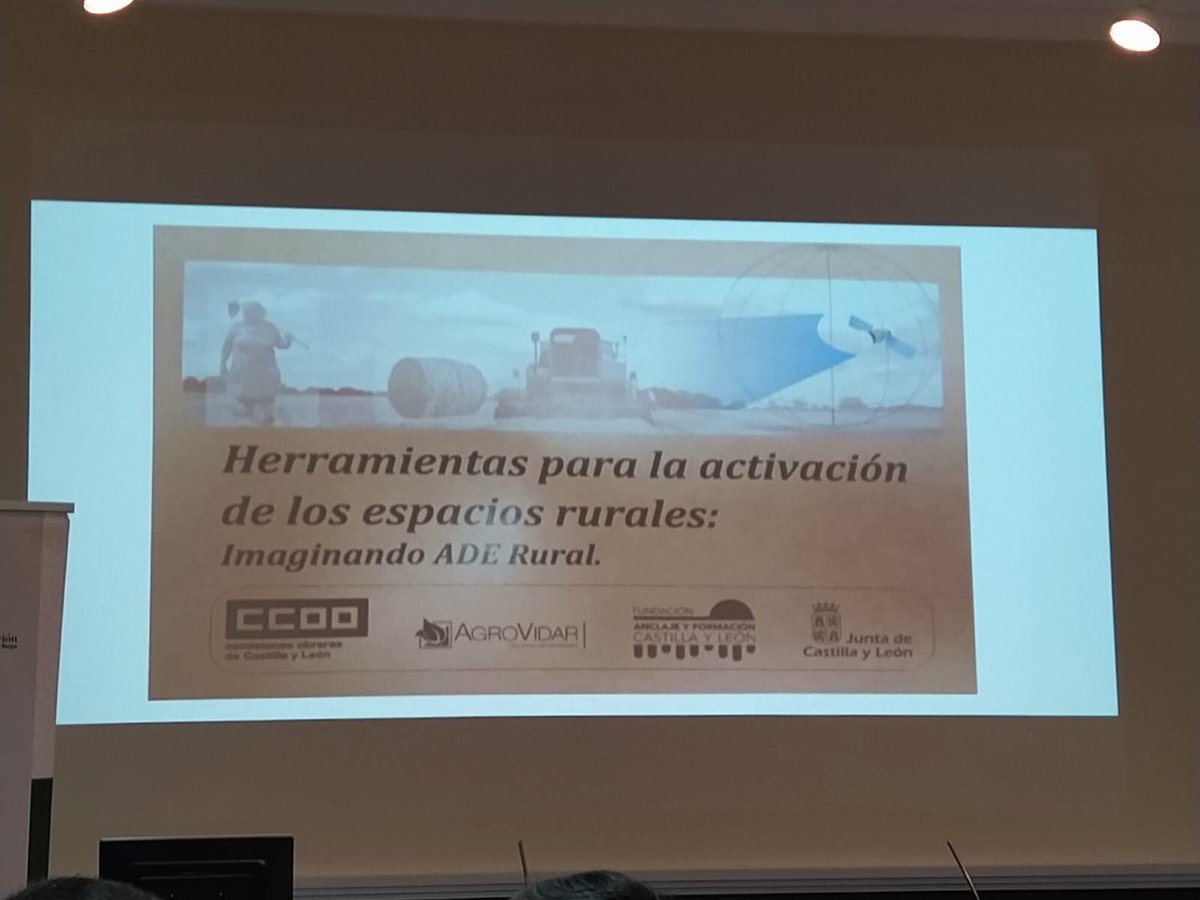 redqueserias's tweet image. El viernes asistió Beatriz de Lera, quesera y directiva de #QueRed, a una jornada de innovación rural junto con proyectos muy interesantes como el de la Escuela de Pastores de Aránzazu, el de la De Yerba, La Carne de Pasto  o el Euskal Herriko Laborantza Ganbara, entre otros.