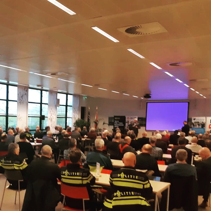 ACP_LE's tweet image. Vandaag in Driebergen bij de Landelijke Eenheid een bijeenkomst met uitleg over de nieuwe vroegpensioenregeling en het capaciteitsvraagstuk.