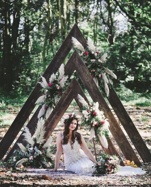 AG_EventsUk's tweet photo. Alllll the pampas!!! That day a year or 2 ago...when we just messed about in a field for a bit! Because well....why not?? The best day with the best people! 
@fieldphotographicmatt 
@mapperleyfarm 
@pinkcakeboxuk 
@graciebleubridal 
@alexandra_violinist … https://t.co/CCrfYCbae4 https://t.co/acfYVrItIr