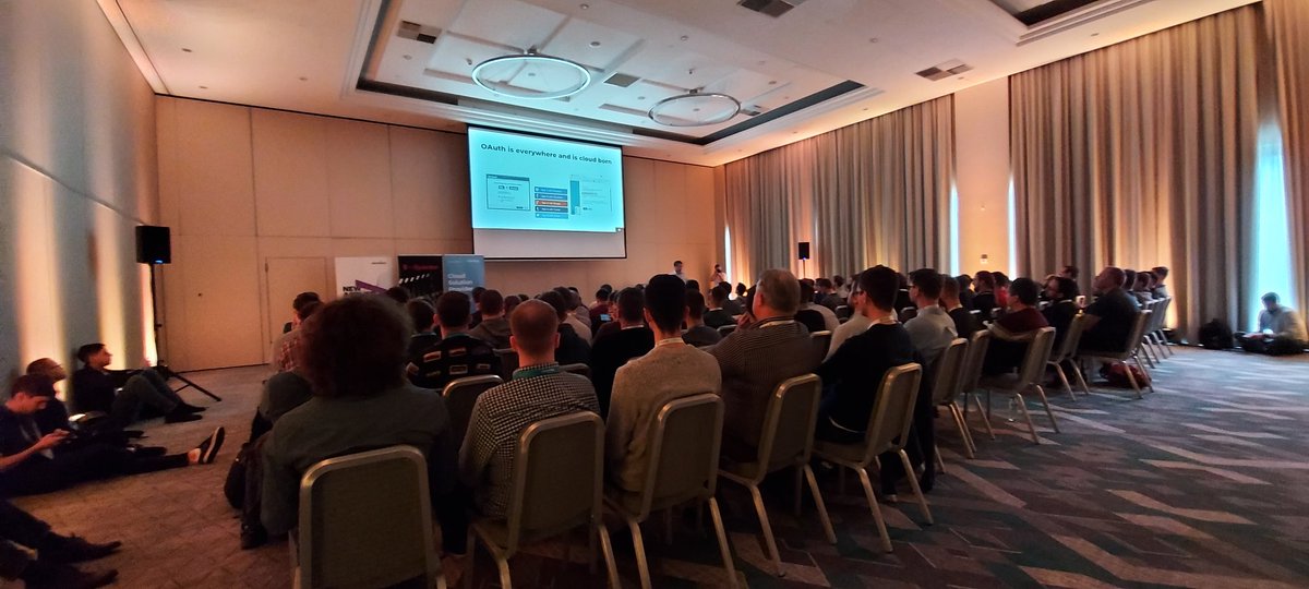 ArturRybarczyk's tweet photo. OAuth session by @marekgrabarz during #azureday2020. Even floor is occupied, damn!
#AzureDayPL https://t.co/Nmf6fE3T5d