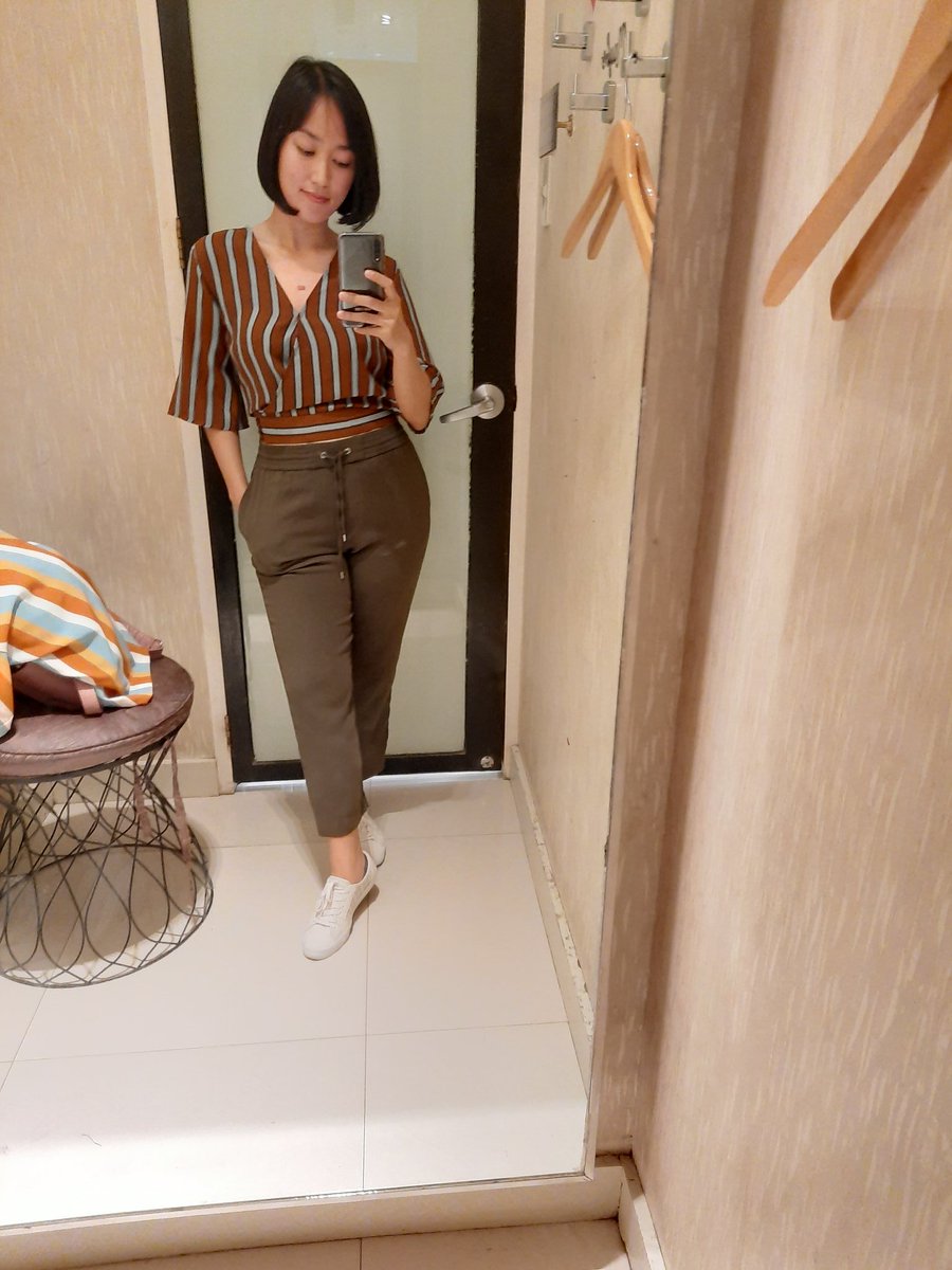 frxnchvanillin's tweet photo. Tingnan niyo tong bored na babaeng to. Paano na ako niyan makakasuot ng hard hat nang maayos, aber??? ๐คฃ #doramode na naman https://t.co/8647mZeL5b