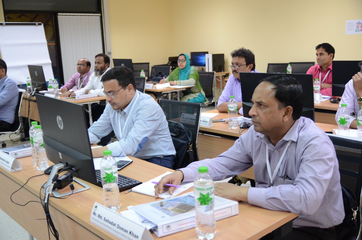 aitextension's tweet photo. Input session on "Accounting Concepts and Financial Statements" by Mr. Ahalik, the Chief Marketing Officer, Maritime Bank, and the Lecturer of the Kalbis Institute, Pertamina University. #accounting #financial #management #oilandgas #business #training #course #ait #aitextension https://t.co/G3bODTl56W