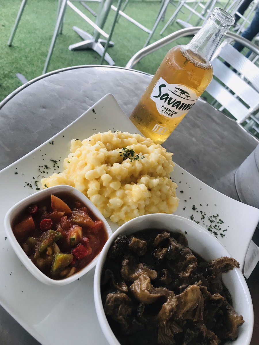 N_Kiviet's tweet image. Late post 🥰went down very well with my #savanna #mogodumonday #mojacafe 🙇🏽‍♀️best.... thank you.