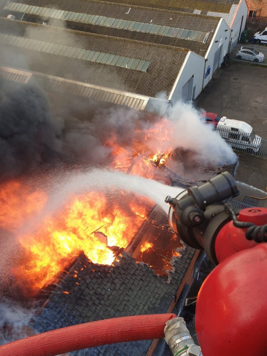 CrewMgr_Lytham's tweet image. In Lancashire we have 30 On-Call stations crewed by trained staff from their local communities.They are On-Call Firefighters, yesterday and today they will assist to deal with a commercial fire in Bpool.#needmore Could this be you? @LancashireFRS LFRS website for career details