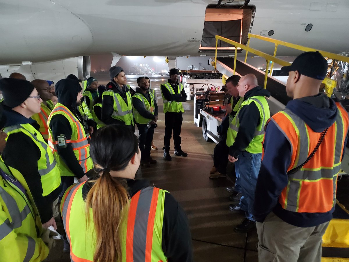 UPSSafety's tweet photo. When you work outside, rainy weather becomes an opportunity talk safety. PHL Night Ramp Manager Tom Hubbs, Safety Specialist Sean Moses and CHSP committee held safety huddles and demonstrations to remind everyone about Slip & Fall tips. #keystomysafety, #RampMMXX @JohnEitel2 https://t.co/6TmCwPYlzy