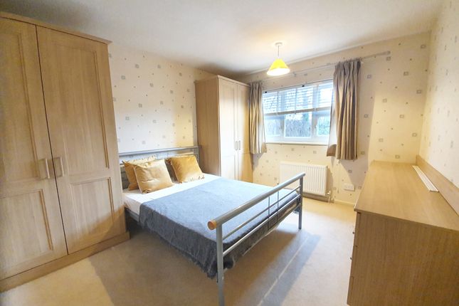 ebcproperties's tweet photo. Perfect fully furnished 2 bed flat to rent on Cherry Tree Close, Sheffield S11. Just off Psalter La. £675 pcm. Avl now.
Read on https://t.co/eUsY2miZW4
#rightmove #onthemarket #zoopla https://t.co/MCH92SxRb5