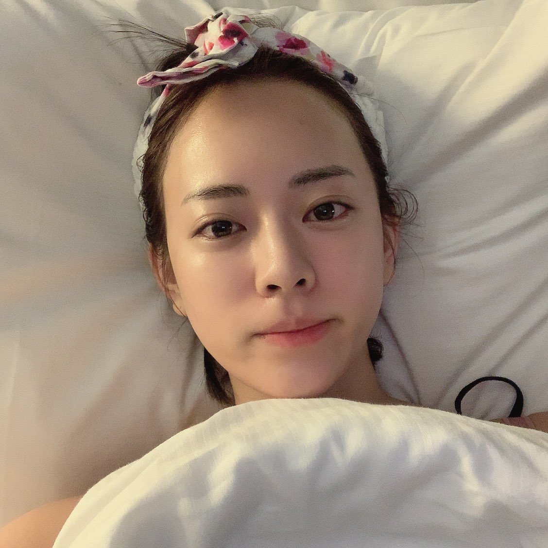 関根りさ 1年のうち300日は床かソファーで寝落ちしてしまうので ベッドで寝るのはレアです ベッドを噛みしめてる微妙な表情のわたし貼っときます なんか車が通るとなのか テレビとクローゼットが定期的になんだかガタガタ揺れるんですけど これ車のせい 関根りさ 1年のうち300日は床かソファーで寝落ちしてしまうので ベッドで寝るのはレアです ベッドを噛みしめてる微妙な表情のわたし貼っときます なんか車が通るとなのか テレビとクローゼットが定期的になんだかガタガタ揺れるんですけど これ車のせい