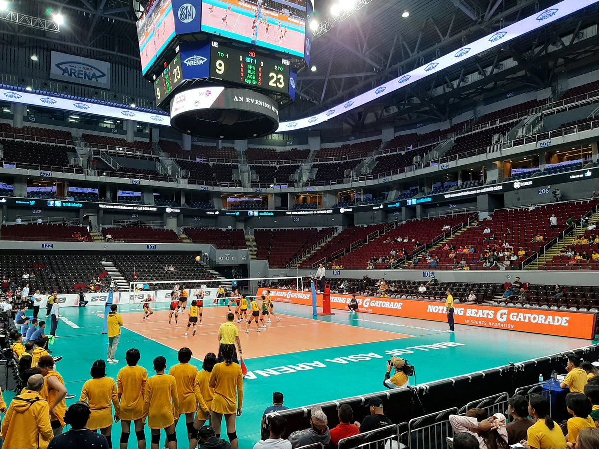 theo78's tweet photo. Women's volleyball! #UEvsFEU #UAAPSeason82 ππ https://t.co/YvIuO1awCa