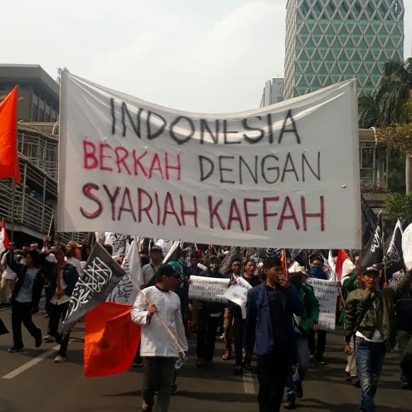 JUNDULL59931482's tweet photo. @Guardilan1 Mari terapkan syariah kaffah
>> #Remember3rdMarch1924 <<
#WeNeedKhilafah . #KhilafahMelindungiMuslim
#CFF1
@DigdayaPutra https://t.co/QnOPkzuQdo