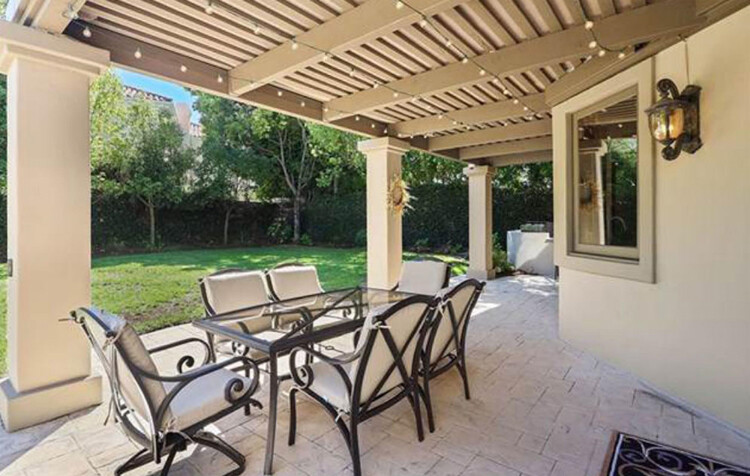 #magazin #Derya Babası onu bebekken balkondan sarkıtmıştı: O çocuk büyüdü ve...  magazin.kararsizkaldim.com/mg-babasi-onu-…