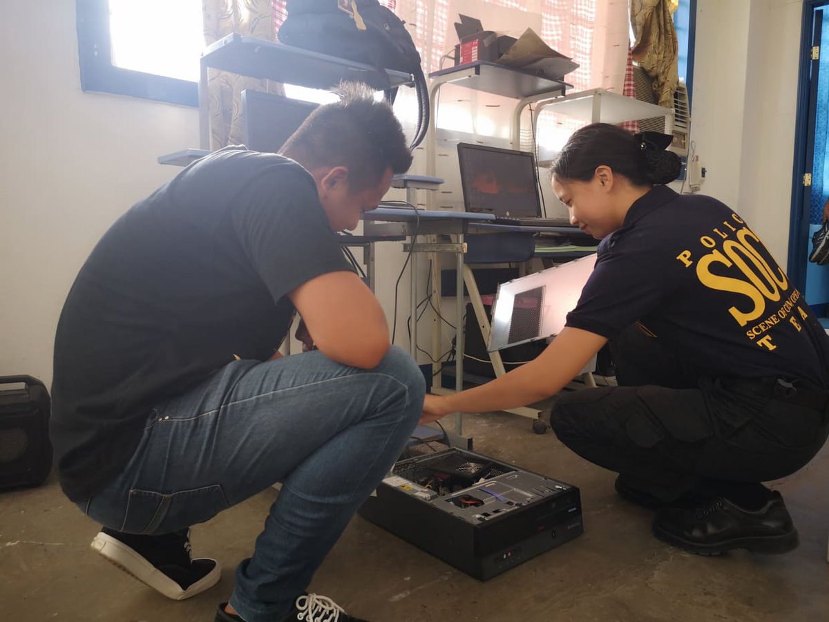 nepclo's tweet photo. REGIONAL CRIME LABORATORY OFFICE 3
On March 03, 2020 at about 4:00 PM, Nueva Ecija PCLO personnel conducted cleaning and defragging of office desktop computers following the step by step procedure sent through email as included in the new parameters of the new DICTM UPER. https://t.co/SCNhJxsjFu