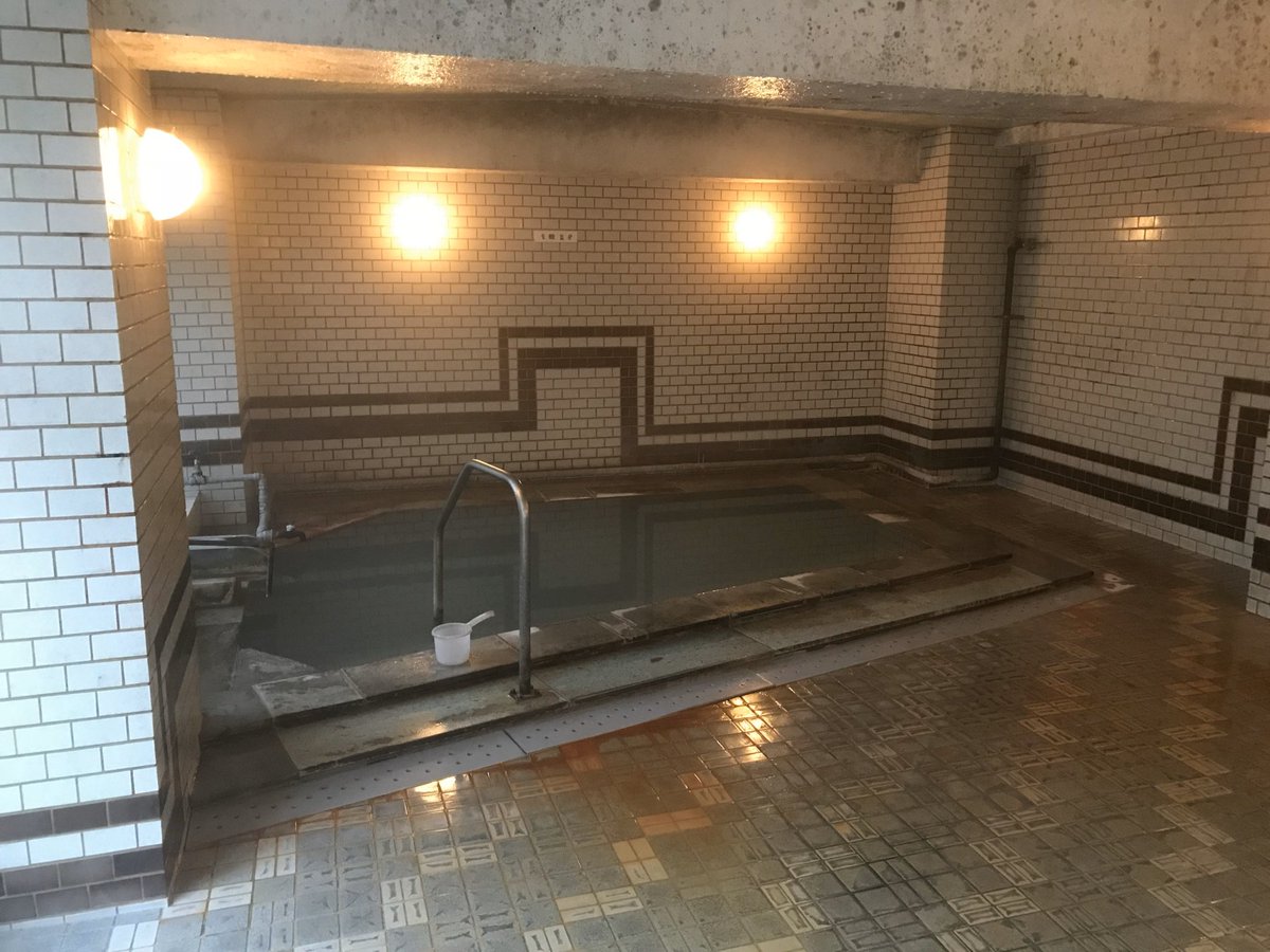 「鈴木知事の横のウポポイが気になって仕方がない皆様。ウポポイが開業する白老町の隣に」|咲来さん@のイラスト