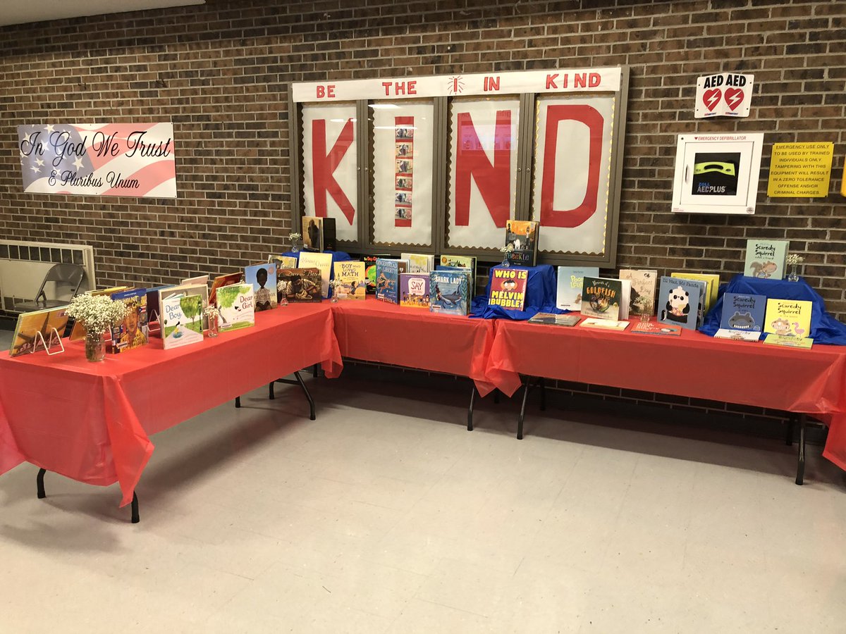 MaloneyLCES's tweet photo. LCES celebrating Read Across America Day. Guest readers, Door decoration, costume contest, Panther Players. Great day celebrating reading. https://t.co/We6aLot8t8