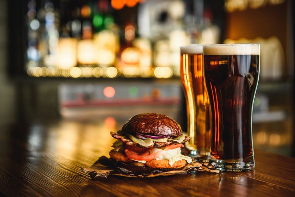 In the mood for a refreshing craft brew and stacked juicy burger? It's sure to become a favourite 😋

Heroes Abu Dhabi | Thursdays from 12 pm - 8 pm |
