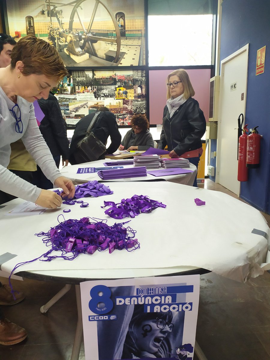 FMaquinista's tweet photo. Avui ens visiten les dones de @FICCOOCat  8M denuncia i acció https://t.co/sX5rbw5rQ6
