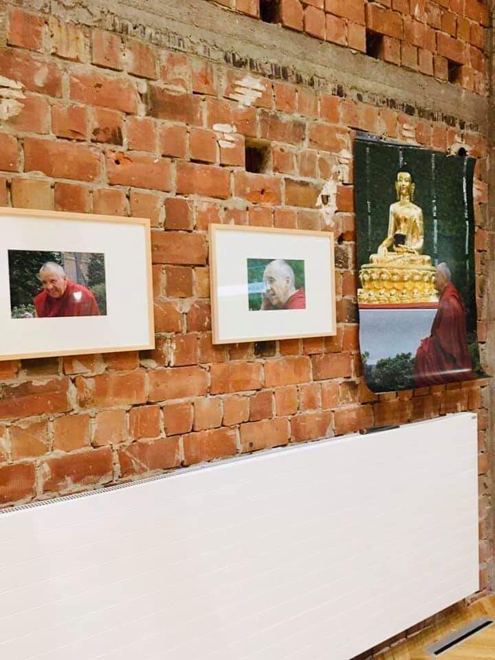 GalerieGoethe45's tweet photo. „Frauen, die bewegen“ startete am 1.3.20 zur internationalen Frauenwoche im Apollo durch. Ab 03.03.2020 sind die Arbeiten von 10 Frauen täglich von 16 h - 18 h in der Galerie #Goethe45 zu sehen. Fotos : Meike Müller // Moin Fotos - Meikes Fotowelt. https://t.co/BFBE41kd4k