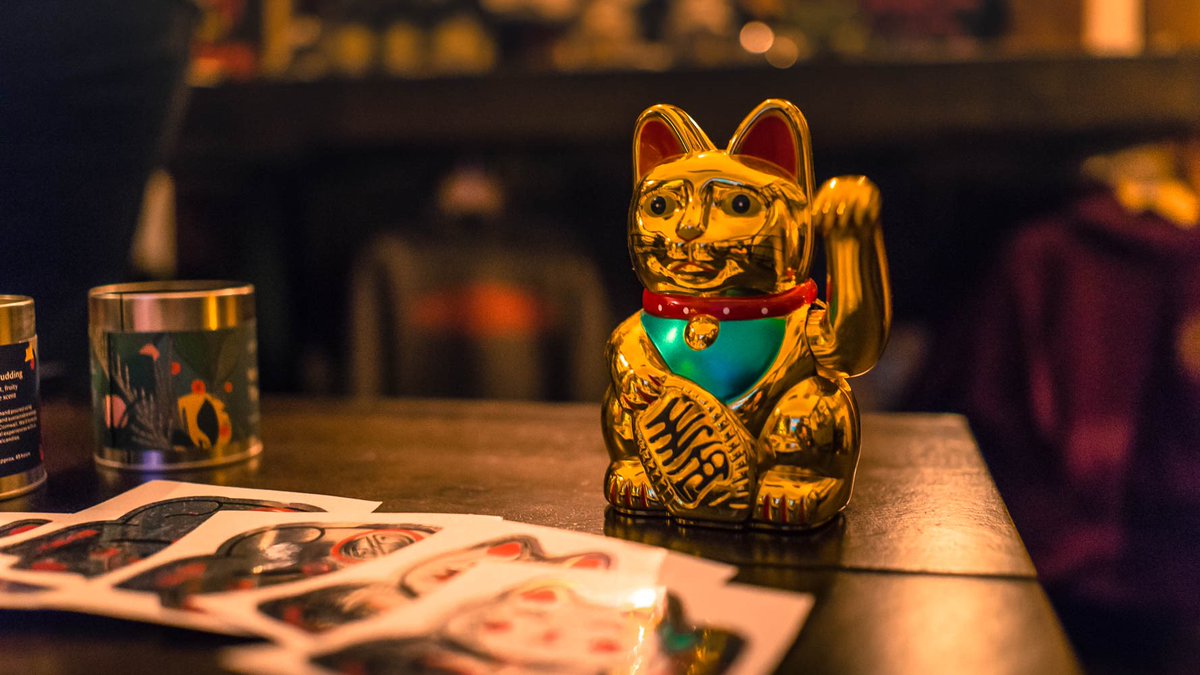 Noodles, neons, lucky cats and conversation; Daikoku nights, 4th March. See you in the yard. 

#caffeineandmachine. #cultofmachine.