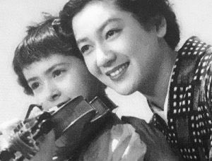 夢郎 ぼうろう ノンちゃん雲に乗る 1955 6 7公開 はdvdがあるが 販売終了 原節子さんは 前作 山の音 1954 1 15公開 から闘病後 一年半ぶりの復帰作 ラピュタで 私は初見 鰐淵晴子さんは実はデビュー2作目であり 間違えました 鰐淵さんは7歳