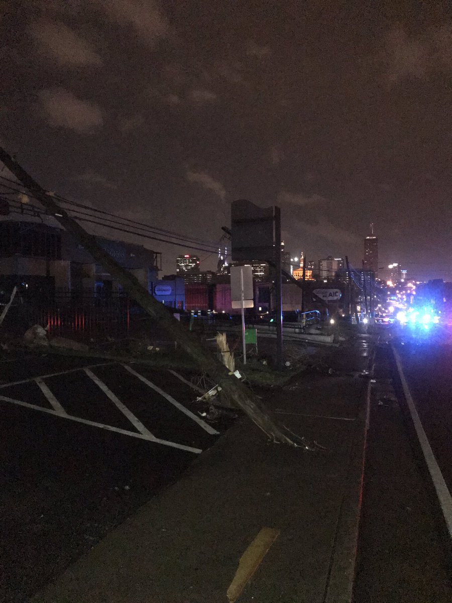 jakecubfox's tweet photo. Oh my god my street is destroyed #nashvilletornado https://t.co/vtCkUA8fy6