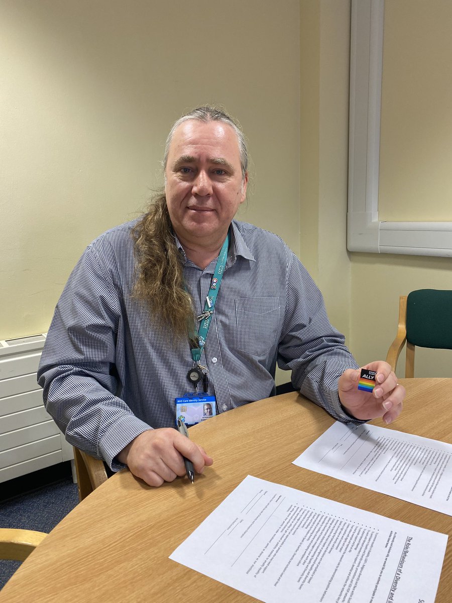 GrahamW36927015's tweet photo. Delighted to have signed my Ally pledge this morning and receive my badge. Contact @PeopleDevelopm1 for more information. @Southern_NHSFT @StaffSouthern @SHFTSarb #Inclusion #Ally https://t.co/2MHQyBeFiE