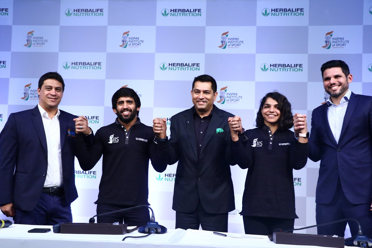 jswsports's tweet photo. .@IIS_Vijayanagar has now collaborated with @Herbalifeindia to make a positive impact on young Indian athletes by way of providing the best science based nutrition products and expertise to every athlete who is a #LegendInProgress.
Another important step for Indian sport! https://t.co/tzWvJNFHSM