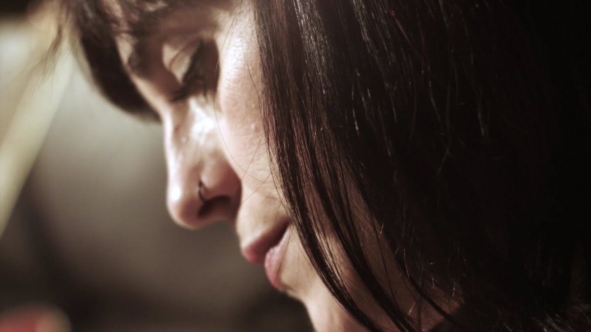 Badokeus's tweet photo. BIDEOKLIP BERRIA / "Arina" (Maria Rivero). Hilaren bukaeran argitaratuko duen "Parentesiak" lan berriaren aurrerapena aurkeztu du abeslari bizkaitarrak.
👉🎧🧐 https://t.co/Xbl1bVOpx4 https://t.co/UONIme5Lbv