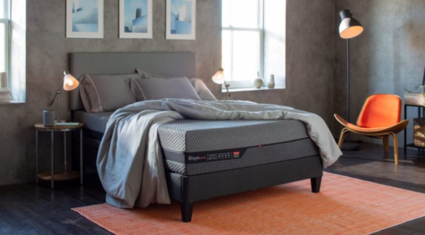 ChinaCiff's tweet photo. NEW HAVEN, Conn. – Bedding e-tailer Layla has launched a new flippable mattress called the Layla Hybrid Mattress, which the company said is largely a direct result of consumer feedback. https://t.co/bbHOjlFK1V