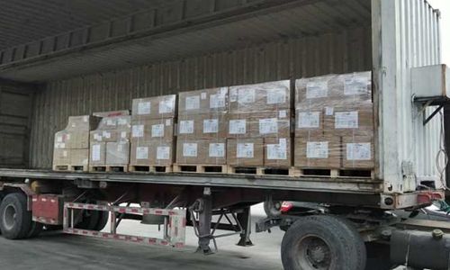 globaltimesnews's tweet photo. A group of 85 Chinese individuals and entrepreneurs in #Iran have donated medical supplies to help fight Iran’s worsening #novelcoronavirus outbreak, out of concern that #US sanctions have exacerbated Iran’s medical shortage https://t.co/T6fSZP8Wcs https://t.co/VkL9Bh9lce