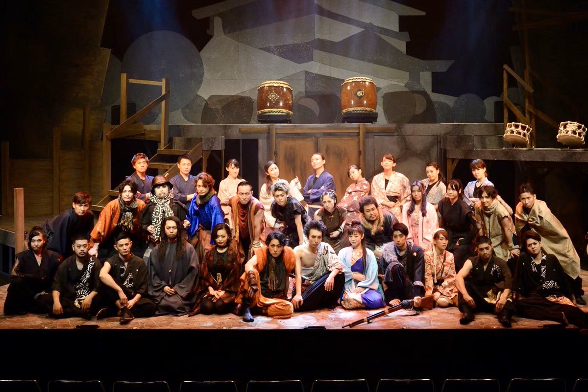 「ROBBER's LOVER 2」DVD発売✨

2019.8.28〜9.1に大阪ABCホールで行われた公演のDVDが遂に発売！感動がお家で再び蘇ります💫

出演：三好大貴/​Ally/尾形大悟/TRIQSTAR/大塚宣幸/​​丹下真寿美/井路端健一/​​​田北良平/門松良祐/​長橋秀仁/​川村和正​/​東千紗都/小林由佳/他

rockaplus.stores.jp