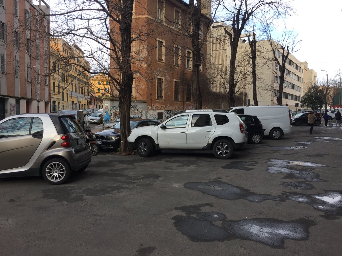 CittadiniRdR's tweet photo. #iosegnaloviadesardi la segnalazione di ieri, la prima, è stata chiusa stamattina con la seguente motivazione: non lavorabile o dati insufficienti... 🤭 https://t.co/ls5VcAWYif