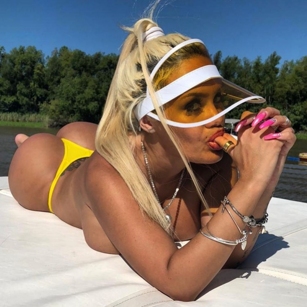 LoverFans's tweet photo. she is Sammyfox and you can see all her content in https://t.co/SmAqPFsocc  #bimbo #bimbogirl #bimbogirls #doll #bimbodoll #tetas #tetasgrandes #bigboobs https://t.co/CLsxdxqwmP