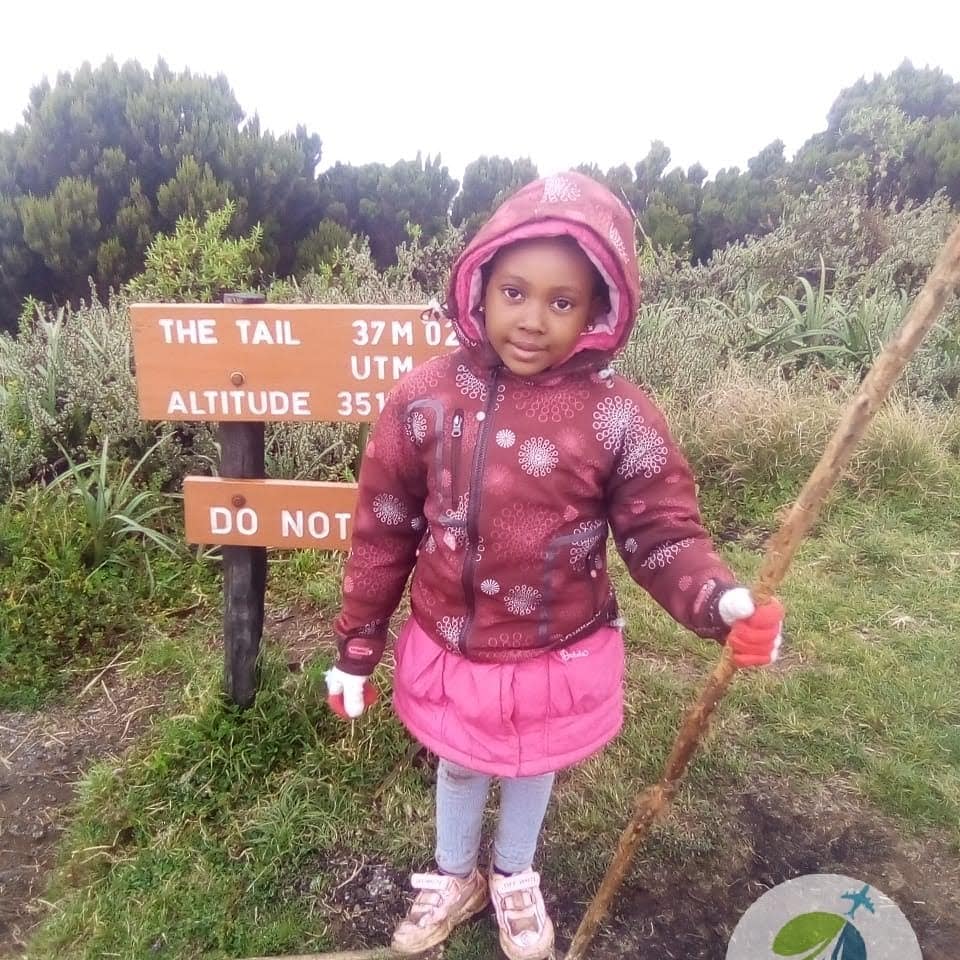 BMichoma's tweet photo. Our youngest hiker yet! 
@KenyaTopTweets @TembeaAfrica @citizentvkenya @ntvkenya @CNNAfrica @KTF_Kenya @KTNNewsKE https://t.co/3ugQlXN7KJ