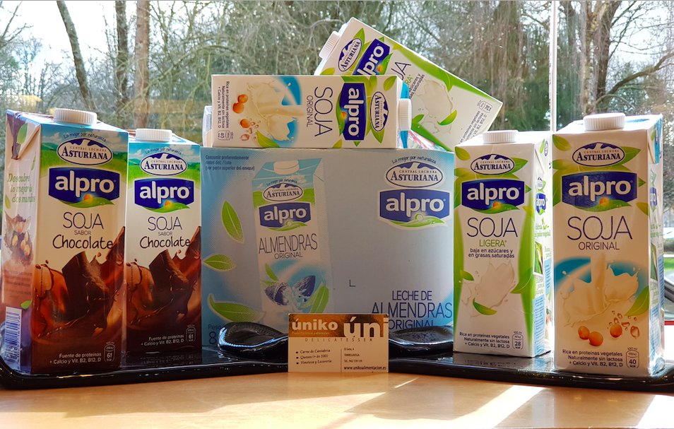 TiendasUniko's tweet photo. Si quiere obtener, no solo la mejor calidad, sino el mejor precio de las bebidas especiales @Alpro visíte Úniko Delicatessen, ¡El precio del litro esta tan solo a 0.99€! (Pack de 6) #leche #cantabria #torrelavega #delicatessen #uniko #soja #elmejorprecio #oferta #descuento https://t.co/gQIxiDV0ly