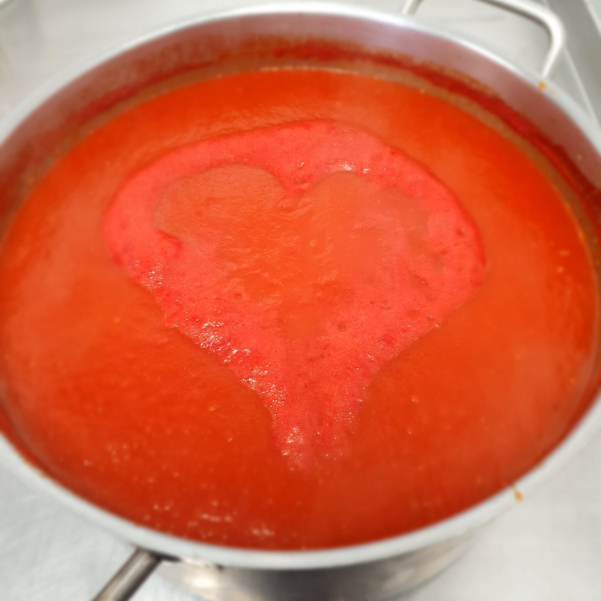 Wharf_Kitchen's tweet photo. You know that our chef loves what he does when is tomato sauce for today's lamb meatballs accidentally looks like this ❤ Truly inspiring chef Andy 👨‍🍳👍👌 #welovethisbusiness #cookedwithpassion #lovesauce #tomatoheart #welovewhatwedo❤️ @BaxterStorey https://t.co/3ChdEFt6TH