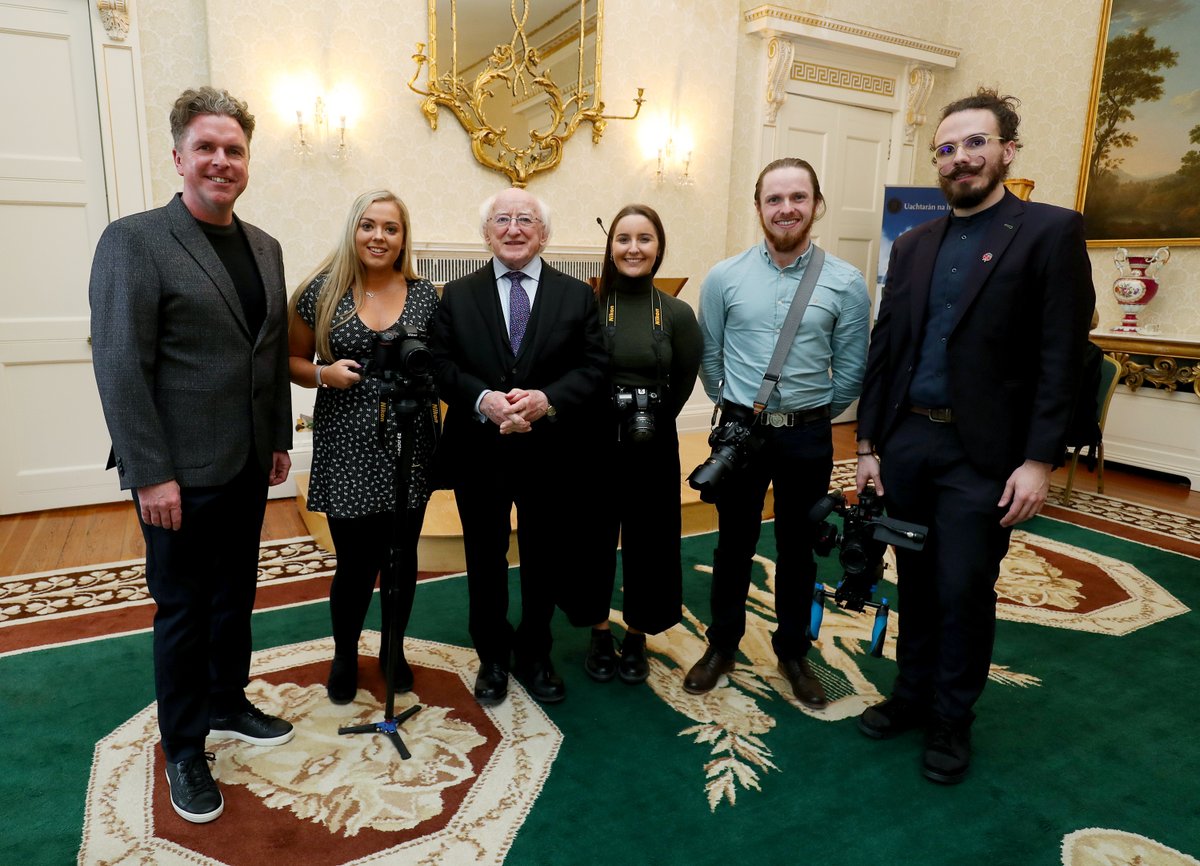 yiyoungvoices's tweet photo. Our #YMCAyouthreporters &amp; @YMCAireland staff with @PresidentIRL

We were delighted to celebrate &amp; document the special reception to mark the 20th Anniversary of @The_Wheel_IRL at Áras an Uachtaráin during midterm!
🔻🎥📷🎞

#TheWheel20 #YMCAyouthinfo #YMCA #YMCAdigitalcreativity https://t.co/yrhlfs8Dne