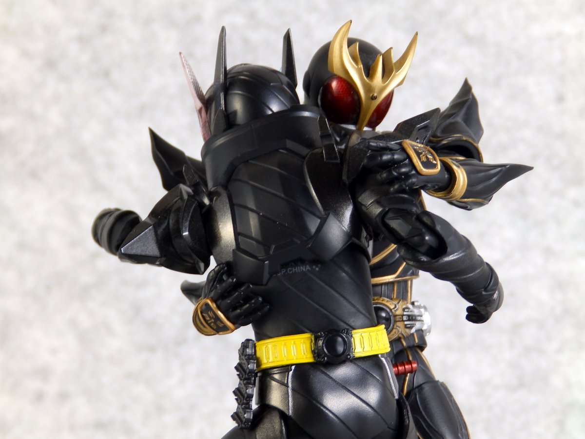 ストーン 小説版クウガの実加ちゃん黒プロトクウガ止めるシーン思い出しますね