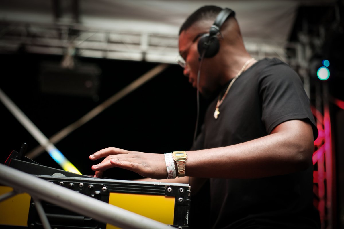 djscratchbw's tweet photo. @a @Kagiso_Neutral Ne rele within! ♥️💕
Performance graphics by - @a.light.guy
Pic - @kagis_neutral
Loc - #hcc20, #hcc, Mahalapye https://t.co/m7h5GMxNMF