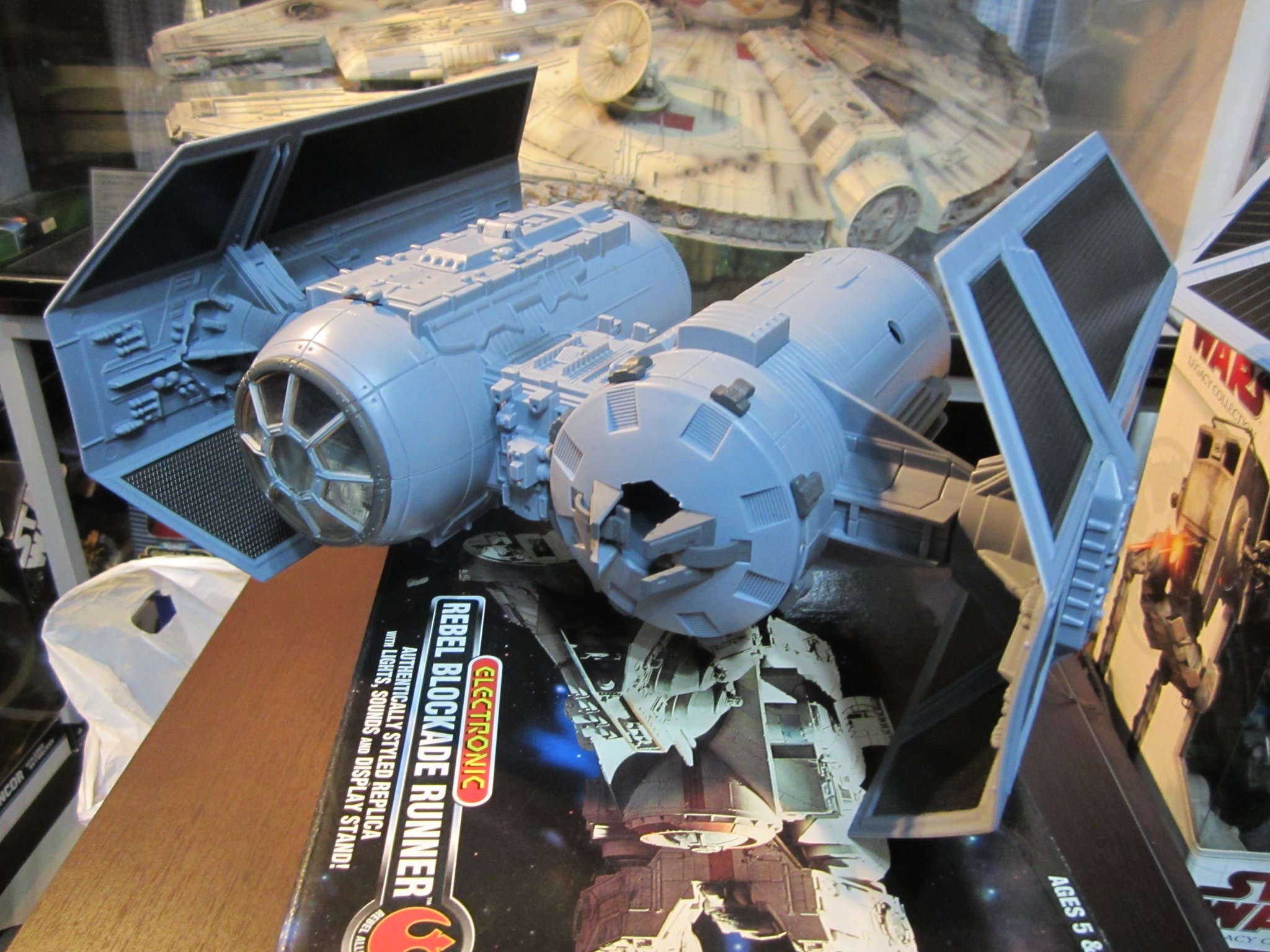 スター・ウォーズ ハズブロ　タイ・ファイター　タイ・ボマー　未開封新品 ハズブロ スター・ウォーズ ブラックシリーズ ビークル