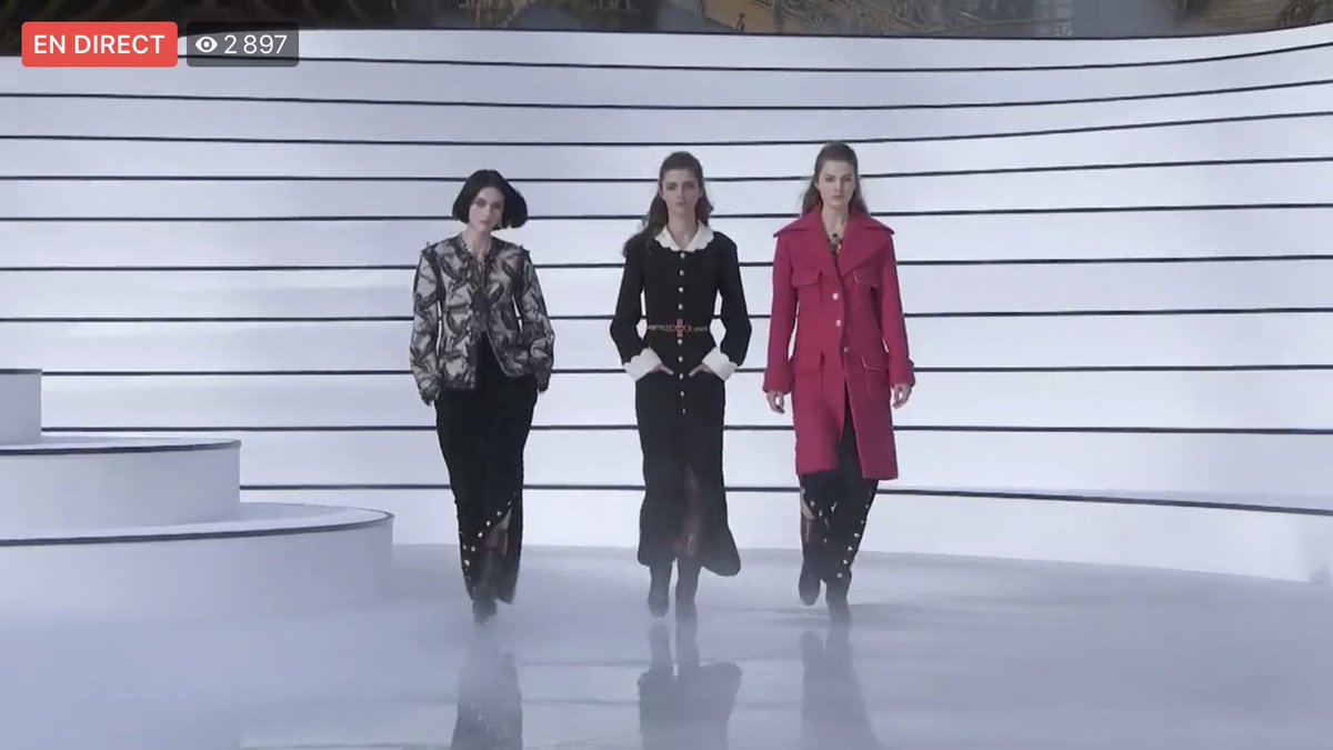 OlivierPajot3's tweet photo. Les équipes techniques du Millenium 8 d’#Ampvisualtv sont actuellement en direct sur les réseaux sociaux de Chanel sur les 5 continents pour le défilé Prêt à Porter automne hiver 20/21, transmission #Ixilive, streaming et Média Center #Letsee depuis le studio 130. https://t.co/AGpnHANeiW