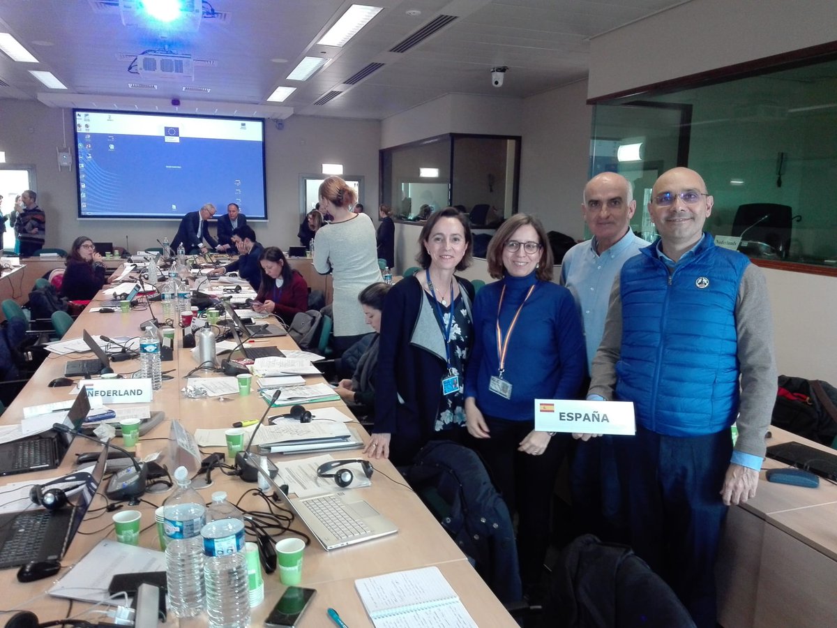 Hoy estamos en Bruselas en Comité de la Producción Ecológica. Se votaran Reglamentos q desarrollan R2018/848 como reconocer periodos en conversion. Tambien certificacion grupal, condiciones import, casos irregularidades-OFIS.🇪🇸Marta y Miguel  MAPA, Elena REPER e Iñaki Pais Vasco