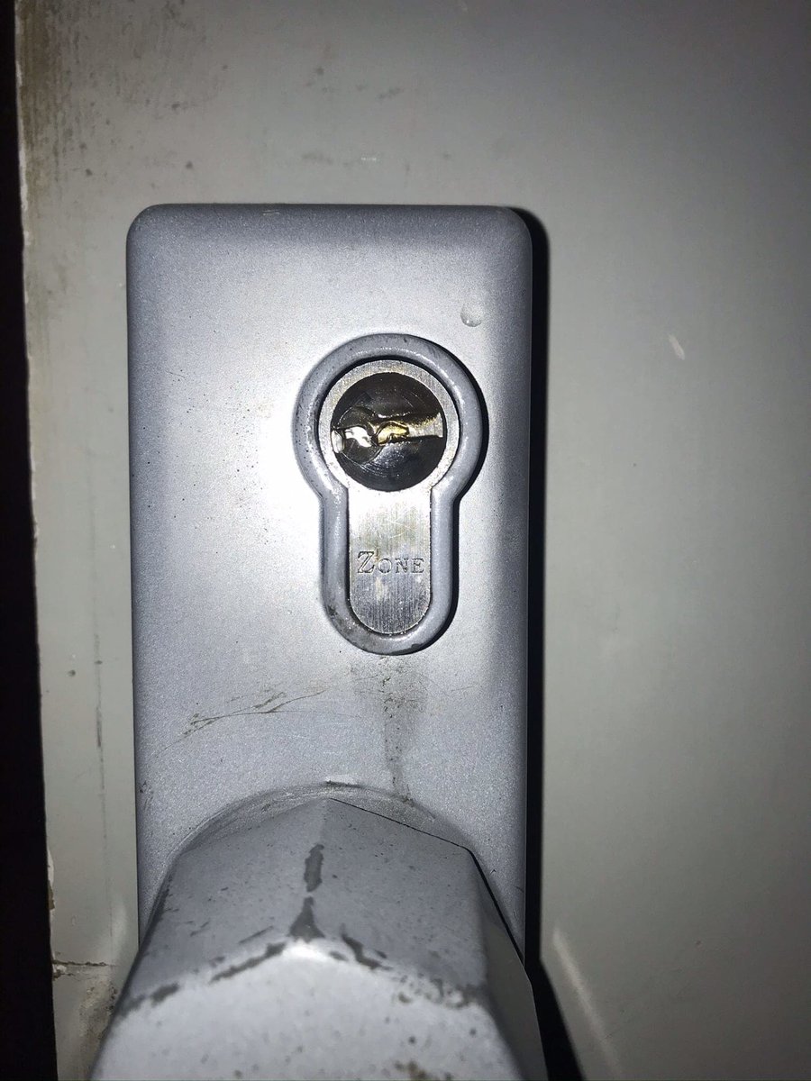 BenHarrison7's tweet photo. Fire door opened and entry gained! 
https://t.co/xsZGxEe78P 🔐🔑 https://t.co/Rs7LH24KSj
