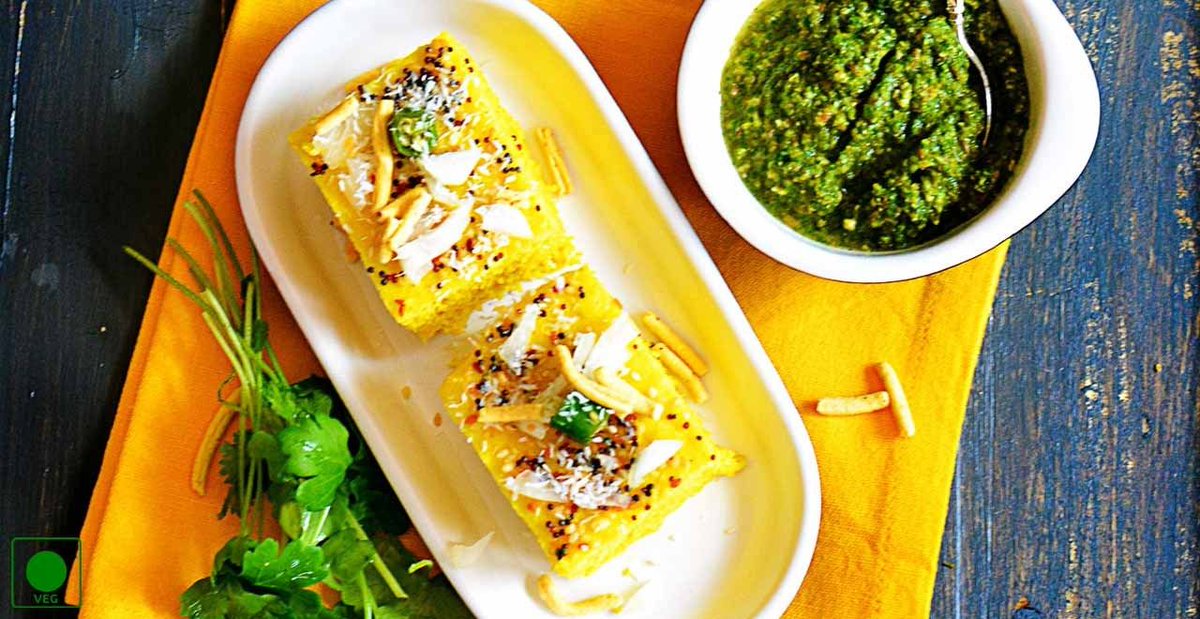 RasoiMenu's tweet image. Rawa Dhokla is an instant and easy recipe, which you can make in you breakfast or for your children’s lunchbox. Let’s see how to make instant rawa dhokla at home. buff.ly/2I21c2j #snacks #Gujarati #recipes #indianfood