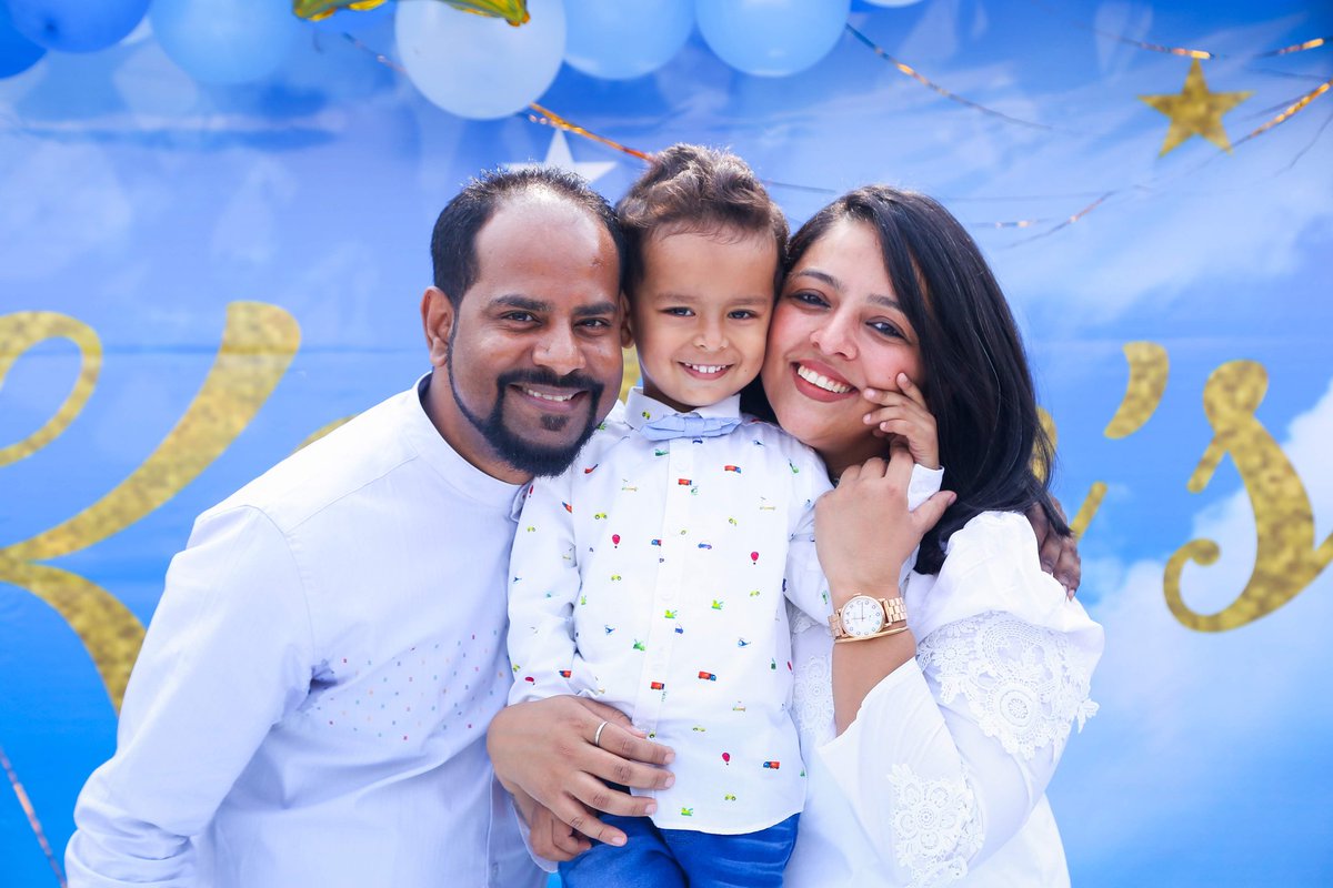 MomComIndia's tweet photo. The most cherished moments of Kabir's birthday🎂🥳 #kabirturns3 #thirdbirthday #3rdbirthday #happybirthday #momcomindia #momcomchannel #momcommunity #momcomfamily #momcomvlogs #pricelessmoments #familyphotography #familyvloggers #youtubemom #youtuber https://t.co/i4Ab4kxV3T