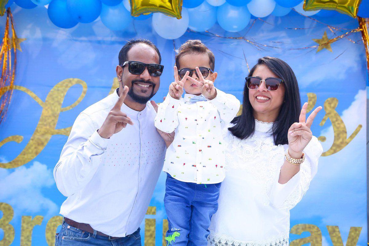 MomComIndia's tweet photo. The most cherished moments of Kabir's birthday🎂🥳 #kabirturns3 #thirdbirthday #3rdbirthday #happybirthday #momcomindia #momcomchannel #momcommunity #momcomfamily #momcomvlogs #pricelessmoments #familyphotography #familyvloggers #youtubemom #youtuber https://t.co/i4Ab4kxV3T
