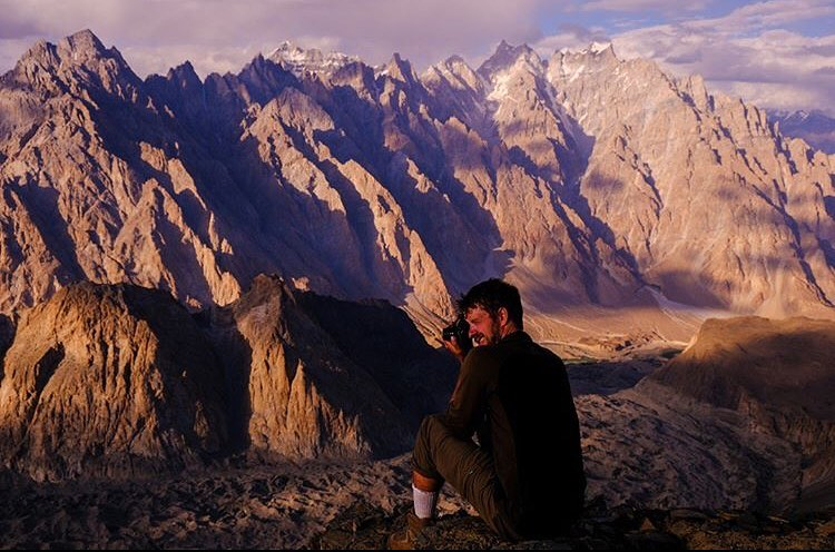 pakistanisdream's tweet photo. 📸 @chrislininger (mountain photographer who takes pictures of mountain photographers)

@epicbackpackertours ⠀⠀⠀⠀⠀⠀⠀⠀⠀
EBT Trek: The Ultimate Karakoram Adventure: Hunza Region, Pakistan 🏔 ⠀⠀⠀⠀⠀⠀
#travel #adventuretravel #optoutside #pakistan https://t.co/Hkx6YOFYM5