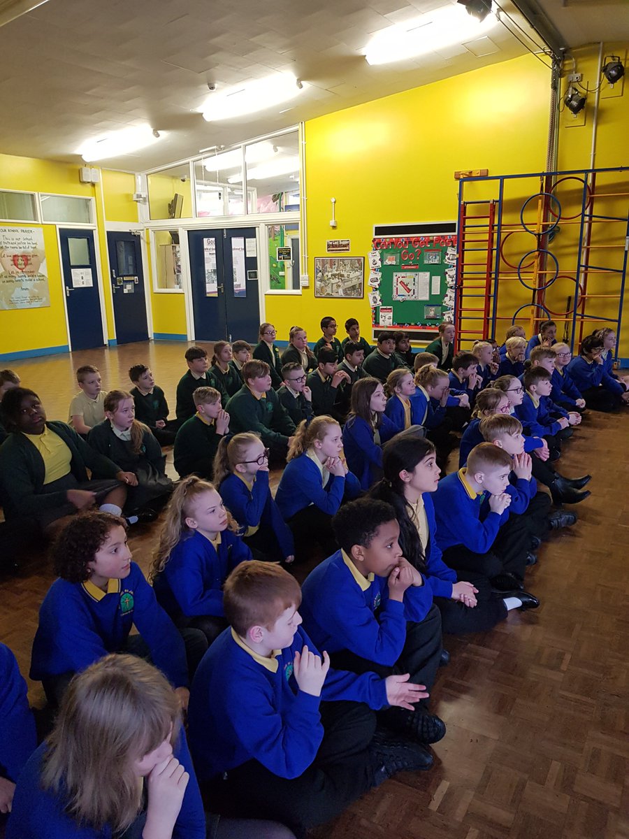 hurstknollstja's tweet photo. Year 5 and 6 at Hurst Knoll St James are really enjoying Constuction Live and can't wait to find out more about opportunities in the construction industry #ConstructionLive https://t.co/2mO6aKrJQL