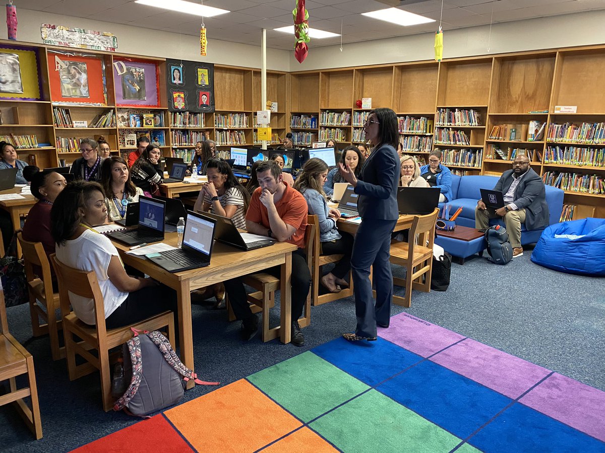 Town Hall with Mitchell Blvd! What an amazing staff @martina_aileen ! @LA_MitchellBlvd <a href="/pdilley5/">Priscila Dilley, Ed.D</a> @LANTEAM1