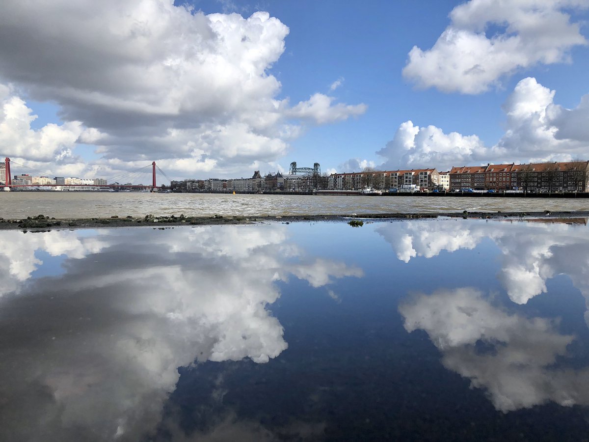 JolandaBakkker's tweet photo. @010byday @KURD_010 @RDStad @Rotterdamfoto @rottergram @MustSee010 @Mooi_Rotterdam @010pics @Havenloods @gersrotterdam mooie stad met mooie wolkenstraten https://t.co/kHsB5H8Ofc